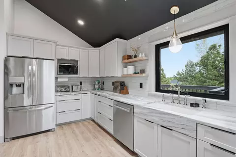 63276 Eastview Dr, Bend, OR 97701 photo 10