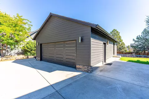 63276 Eastview Dr, Bend, OR 97701 photo 32