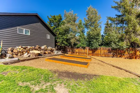 63276 Eastview Dr, Bend, OR 97701 photo 43