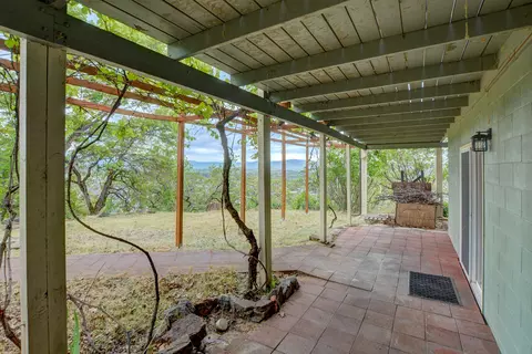 Exterior - 1015 Palima Dr, Eagle Point, OR 97524 photo 14 of 24