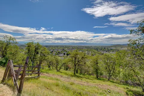 Other - 1015 Palima Dr, Eagle Point, OR 97524 photo 10 of 16