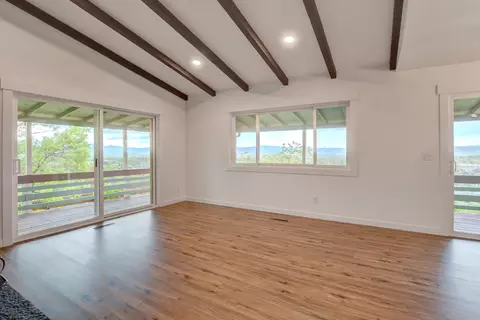 Living - 1015 Palima Dr, Eagle Point, OR 97524 photo 2 of 13