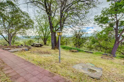 Exterior - 1015 Palima Dr, Eagle Point, OR 97524 photo 21 of 24