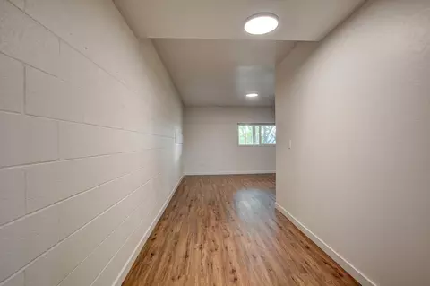 Entry Way - 1015 Palima Dr, Eagle Point, OR 97524 photo 3 of 4