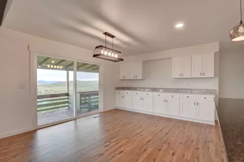 Dining - 1015 Palima Dr, Eagle Point, OR 97524 photo 1 of 1