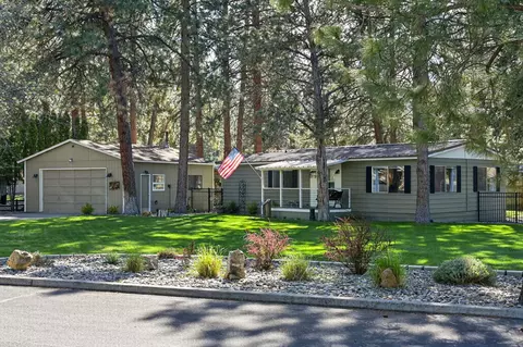 19668 Hiller Dr, Bend, OR 97702