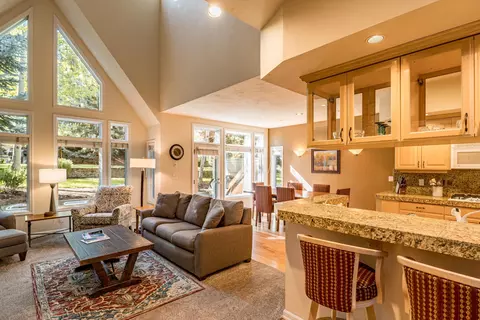 57022 Peppermill Cir #21E, Sunriver, OR 97707