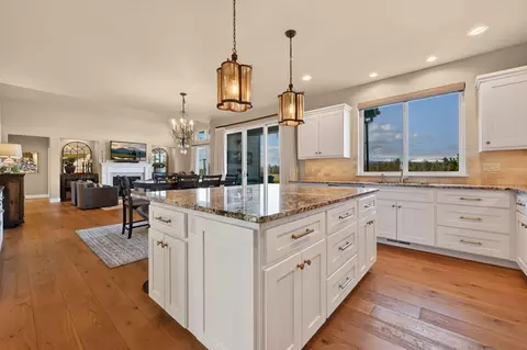 Kitchen - 66355 Barr Rd, Bend, OR 97703 photo 4 of 7