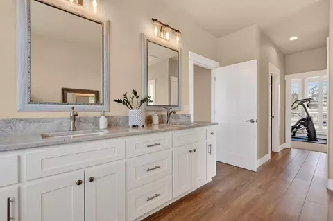 Entry Way - 66355 Barr Rd, Bend, OR 97703 photo 2 of 3