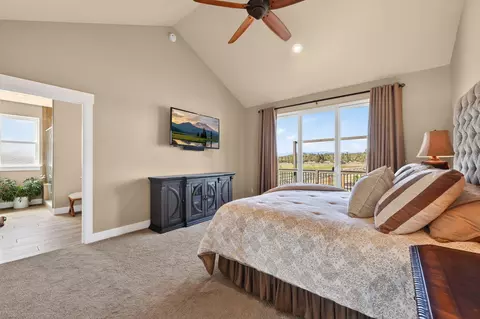 Bedroom - 66355 Barr Rd, Bend, OR 97703 photo 1 of 4