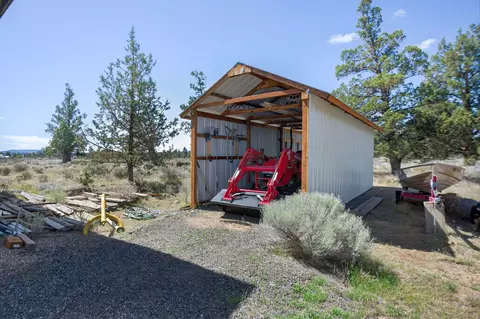 Exterior - 66355 Barr Rd, Bend, OR 97703 photo 7 of 9