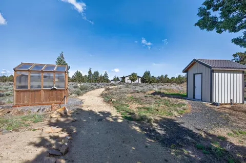 Exterior - 66355 Barr Rd, Bend, OR 97703 photo 8 of 9