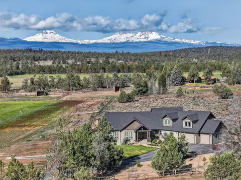 66355 Barr Rd, Bend, OR 97703