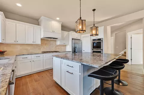 Kitchen - 66355 Barr Rd, Bend, OR 97703 photo 5 of 7
