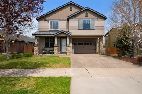 2910 NE Jackdaw Dr, Bend, OR 97701