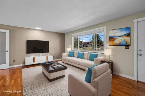 Living - 20607 Independence Way, Bend, OR 97701 photo 3 of 8