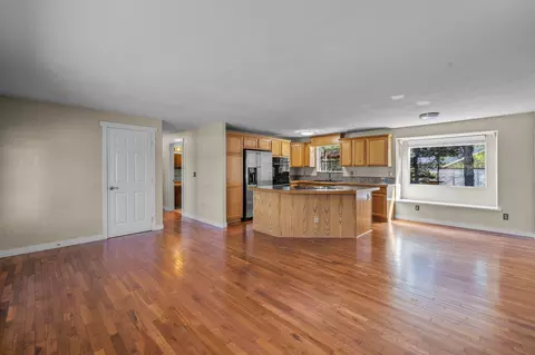 Living - 20607 Independence Way, Bend, OR 97701 photo 5 of 8
