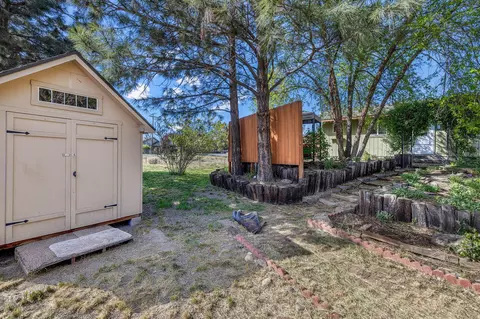 Exterior - 20607 Independence Way, Bend, OR 97701 photo 4 of 11