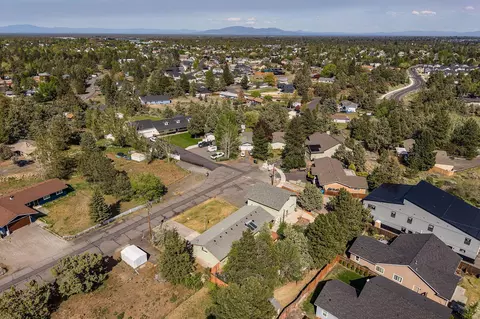 View/Area - 20607 Independence Way, Bend, OR 97701 photo 3 of 5