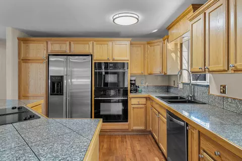 Kitchen - 20607 Independence Way, Bend, OR 97701 photo 2 of 4