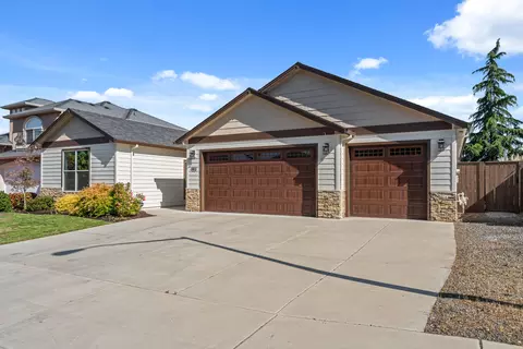 Exterior - 983 Pumpkin Ridge Dr, Eagle Point, OR 97524 photo 19 of 19