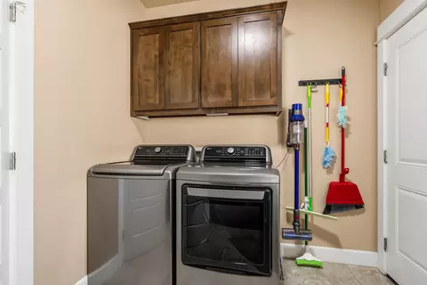 Other - 983 Pumpkin Ridge Dr, Eagle Point, OR 97524 photo 5 of 10