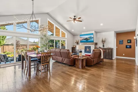 Other - 983 Pumpkin Ridge Dr, Eagle Point, OR 97524 photo 2 of 10