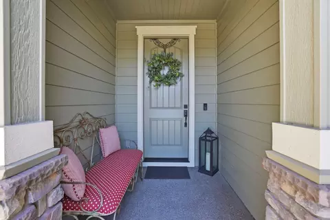 Entry Way - 61065 Manhae Loop, Bend, OR 97702 photo 3 of 3