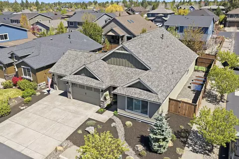 View/Area - 61065 Manhae Loop, Bend, OR 97702 photo 2 of 9