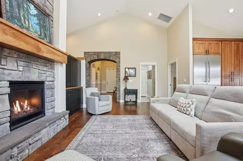Living - 61065 Manhae Loop, Bend, OR 97702 photo 6 of 6
