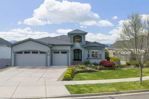 4240 Evening Ridge Ter, Medford, OR 97504