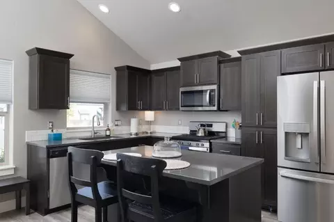 Kitchen - 20134 Carson Creek Ct, Bend, OR 97702 photo 3 of 3