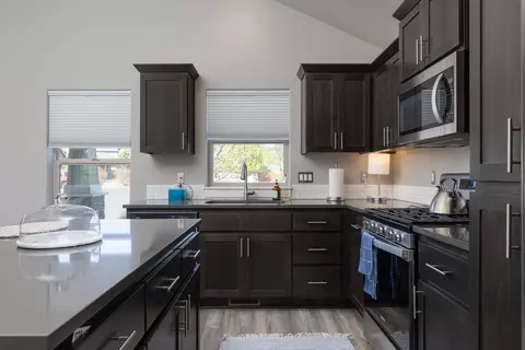 Kitchen - 20134 Carson Creek Ct, Bend, OR 97702 photo 2 of 3