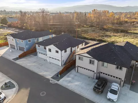 View/Area - 4730 Gebhard Rd, Central Point, OR 97502 photo 1 of 1