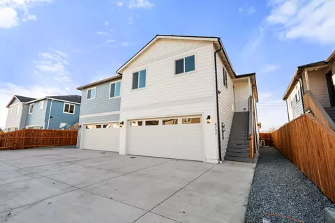 Exterior - 4730 Gebhard Rd, Central Point, OR 97502 photo 2 of 4