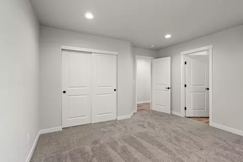 Bedroom - 4730 Gebhard Rd, Central Point, OR 97502 photo 1 of 3
