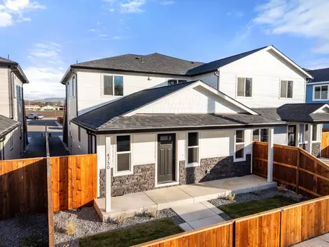 4730 Gebhard Rd, Central Point, OR 97502
