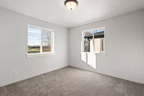 Bedroom - 4730 Gebhard Rd, Central Point, OR 97502 photo 2 of 3