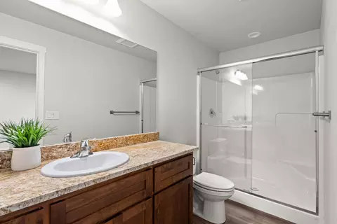 Bath - 4730 Gebhard Rd, Central Point, OR 97502 photo 1 of 1