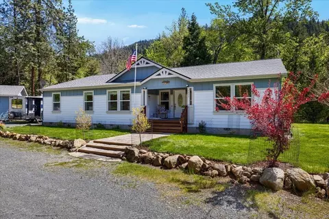 4829 Jumpoff Joe Creek Rd, Grants Pass, OR 97526