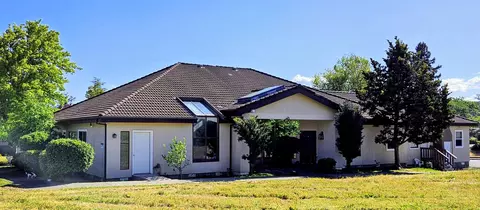 181 NW Bunnell Ave, Grants Pass, OR 97526