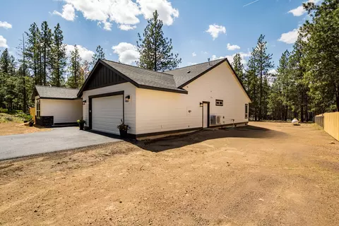 Exterior - 60163 Crater Rd, Bend, OR 97702 photo 6 of 12