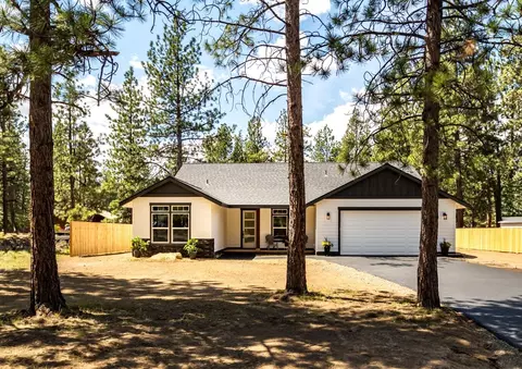 60163 Crater Rd, Bend, OR 97702