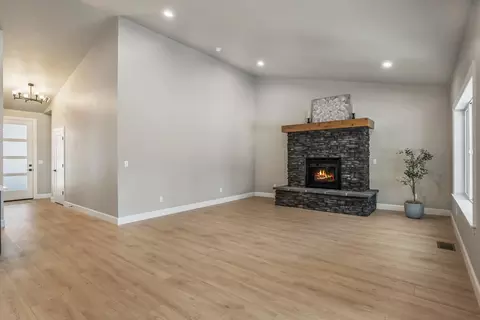 Living - 60163 Crater Rd, Bend, OR 97702 photo 2 of 5