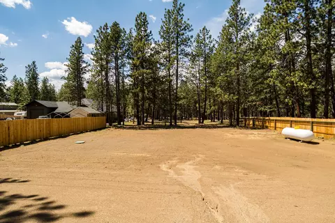 Exterior - 60163 Crater Rd, Bend, OR 97702 photo 10 of 12