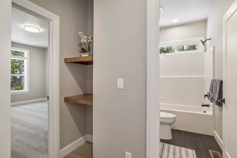 Entry Way - 60163 Crater Rd, Bend, OR 97702 photo 4 of 4