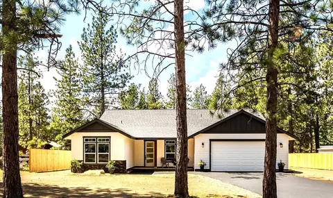 60163 Crater Rd, Bend, OR 97702