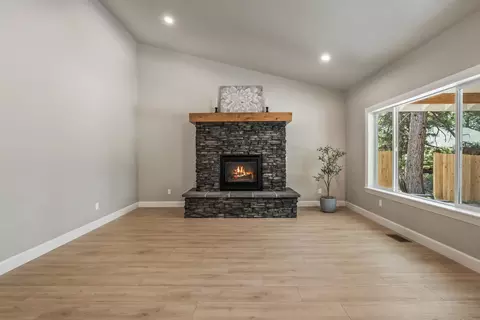 Living - 60163 Crater Rd, Bend, OR 97702 photo 1 of 5