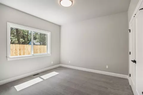 Bedroom - 60163 Crater Rd, Bend, OR 97702 photo 4 of 4