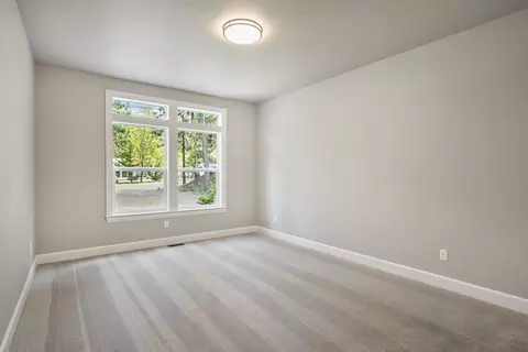 Bedroom - 60163 Crater Rd, Bend, OR 97702 photo 3 of 4